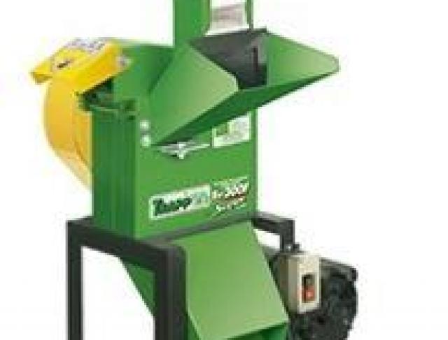 Triturador forrageiro  TRF 300F 