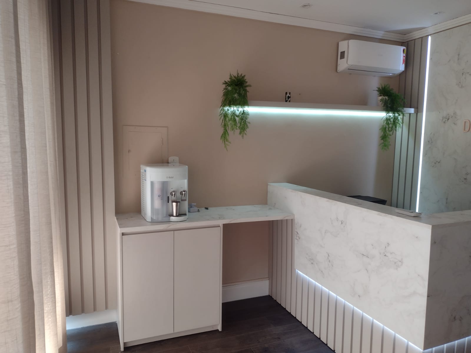 Consultórios / Lojas / Oficinas / Colégios